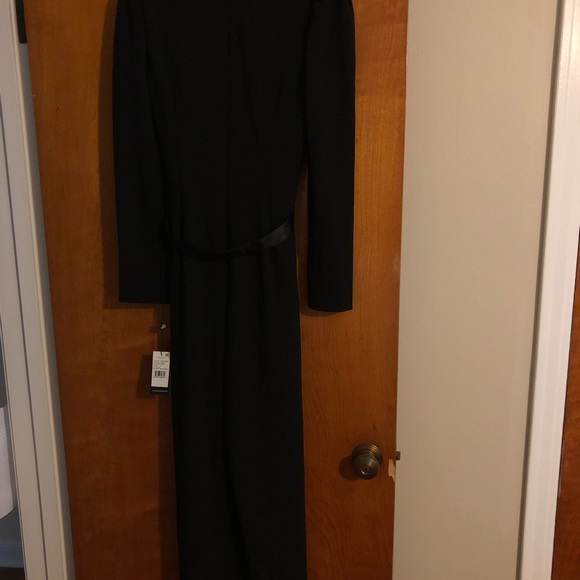 Adrianna Papell- Knit crepe tuxedo jumpsuit! Size 6. Black. - Picture 6 of 6
